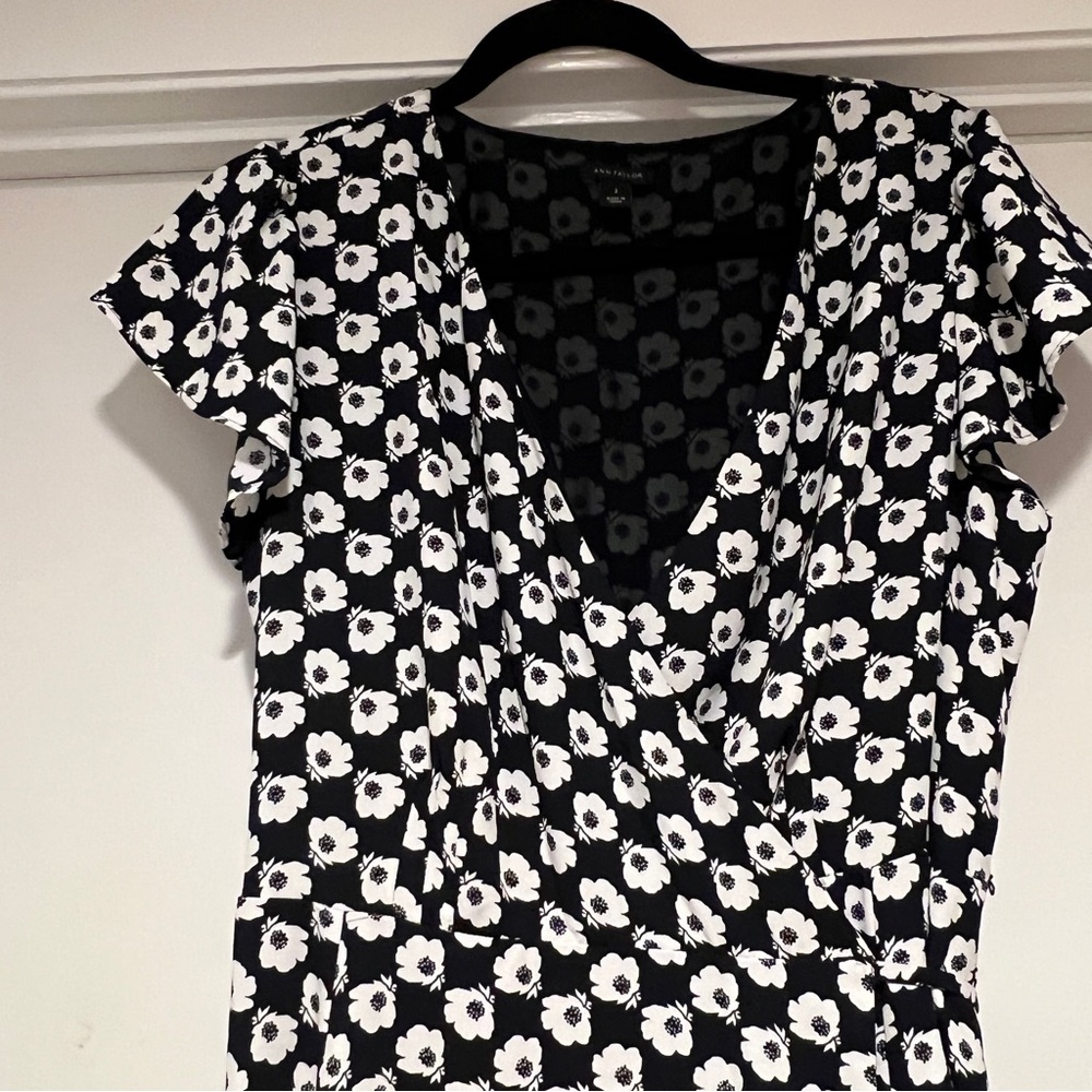 Ann Taylor Wrap Dress Navy Blue with White Florals - Picture 4 of 5